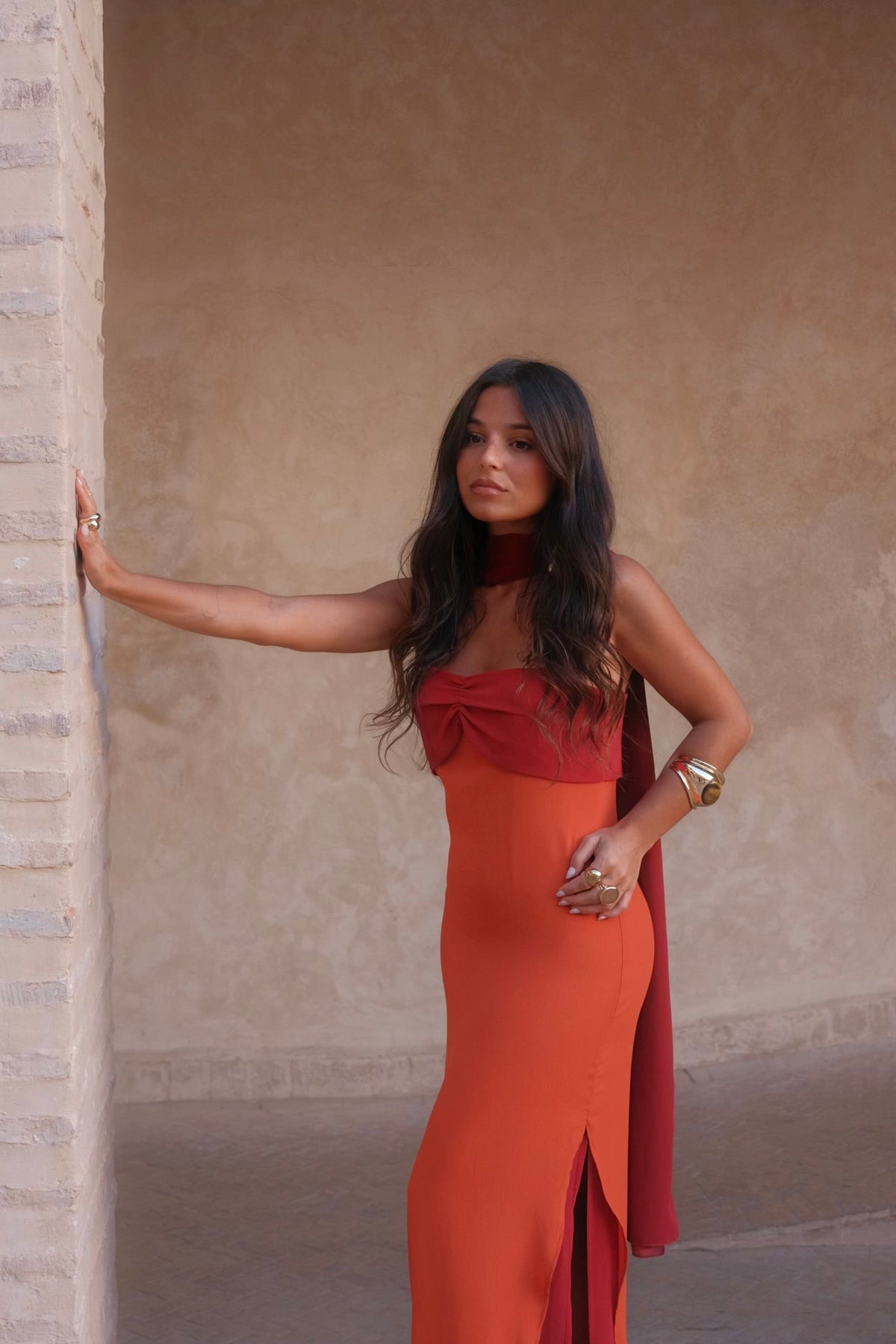 Zahara / Vestido en naranja y rojo