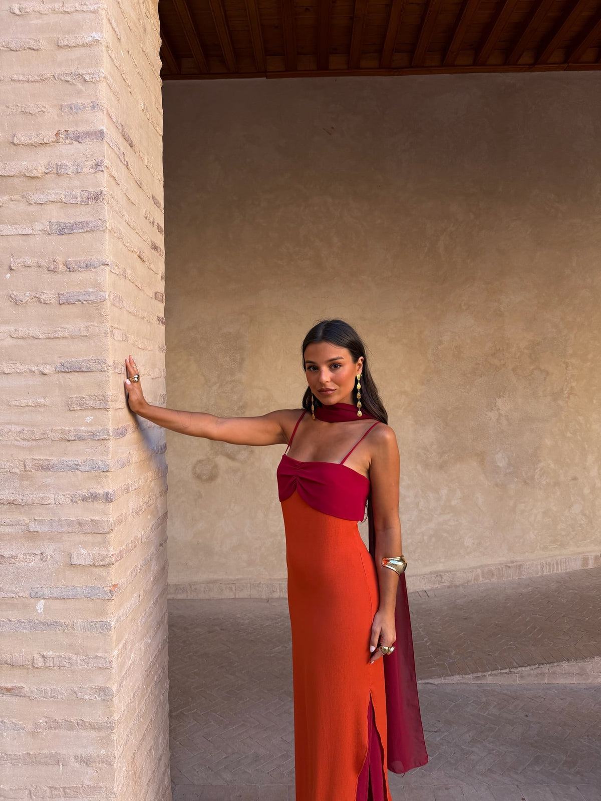 Zahara / Vestido en naranja y rojo