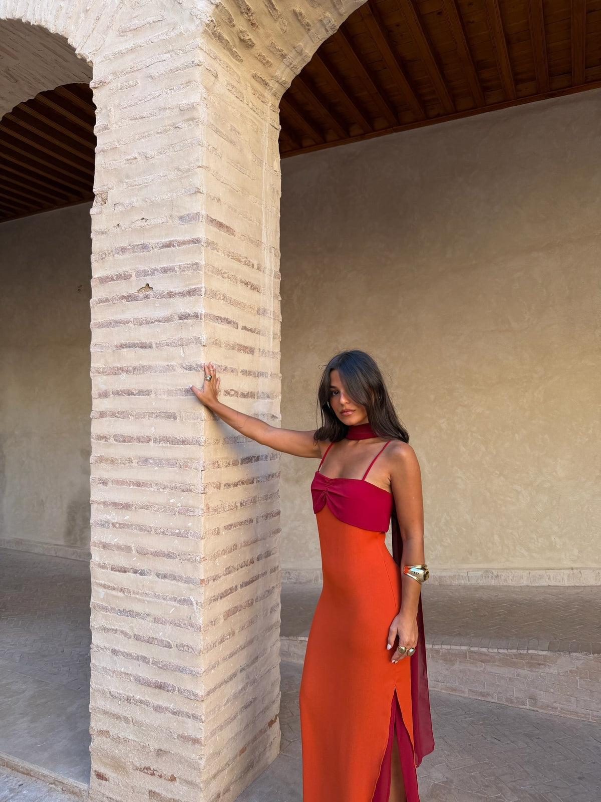 Zahara / Vestido en naranja y rojo