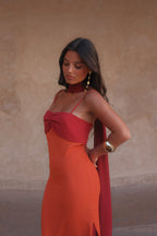 Zahara / Vestido en naranja y rojo