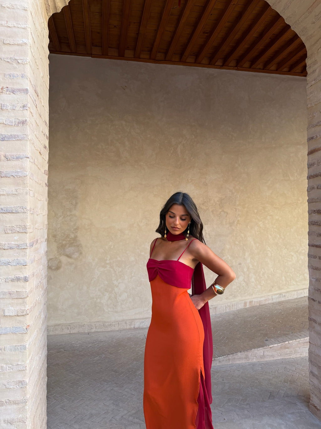 Zahara / Vestido en naranja y rojo