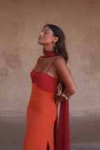 Zahara / Vestido en naranja y rojo